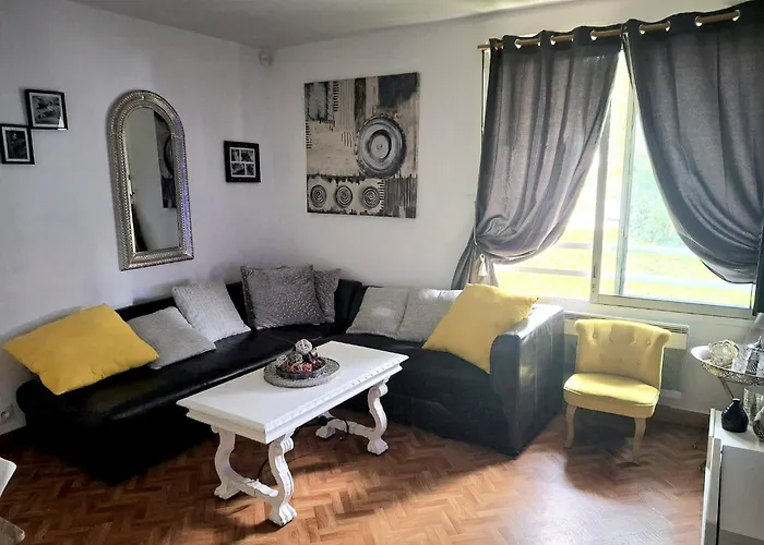 Grand 5 Pers Avec Parking Proche Du Centre De Apartmán *